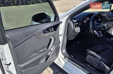 Седан Audi A4 2022 в 