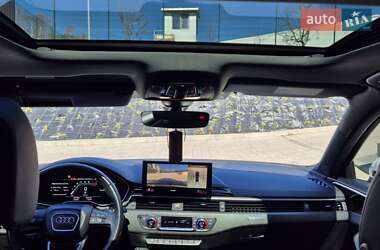 Седан Audi A4 2022 в 