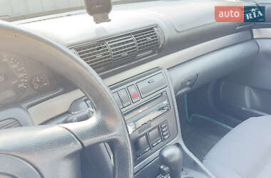 Седан Audi A4 1998 в 