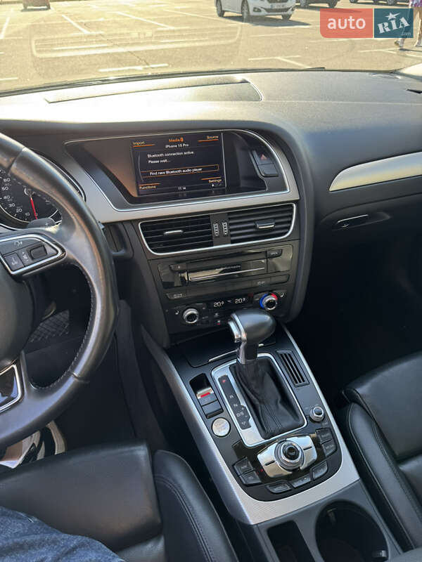 Седан Audi A4 2013 в Киеве