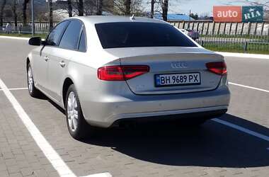 Седан Audi A4 2012 в 
