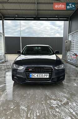 Седан Audi A4 2014 в Львові