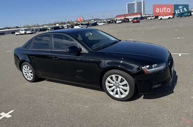 Седан Audi A4 2013 в 
