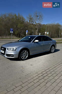 Седан Audi A4 2015 в 