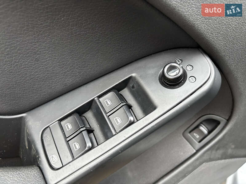 Седан Audi A4 2010 в Стрию