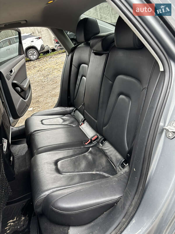 Седан Audi A4 2010 в Стрию