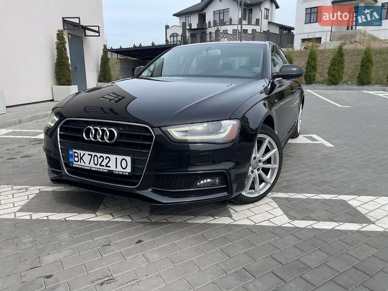 Седан Audi A4 2014 в Ровно