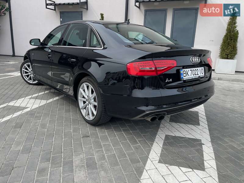Седан Audi A4 2014 в Ровно