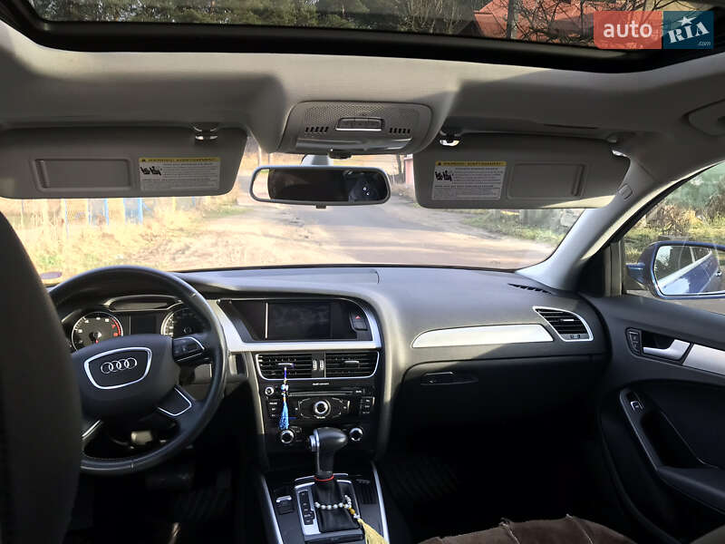 Седан Audi A4 2015 в Львове