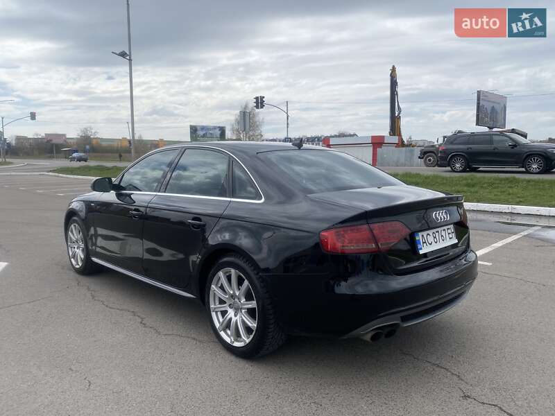 Седан Audi A4 2012 в Луцке