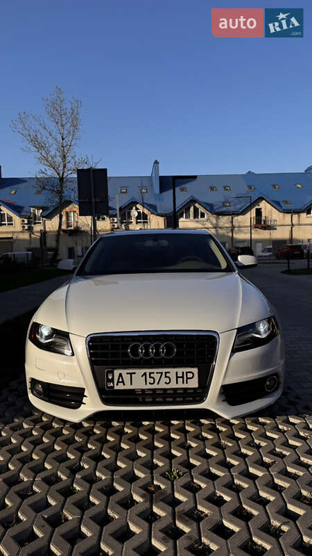 Седан Audi A4 2012 в 