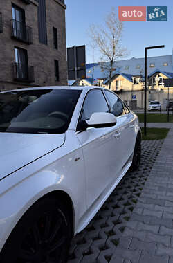 Седан Audi A4 2012 в Ивано-Франковске