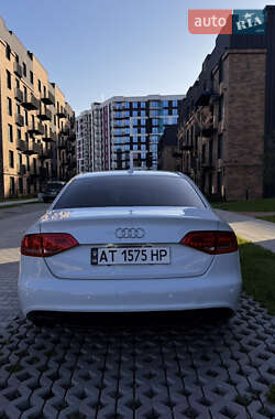 Седан Audi A4 2012 в Ивано-Франковске