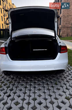 Седан Audi A4 2012 в 