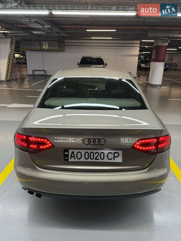 Седан Audi A4 2010 в Ужгороде