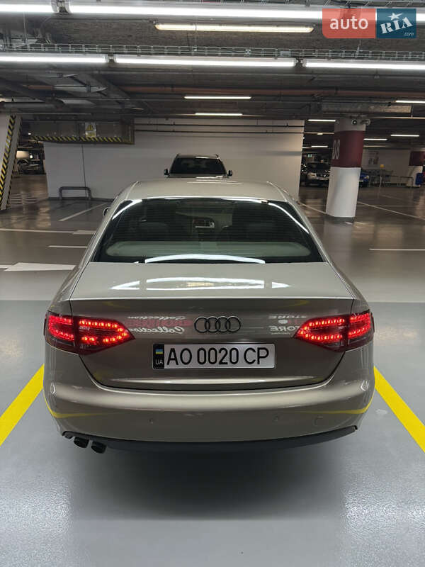 Седан Audi A4 2010 в Ужгороде