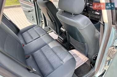 Седан Audi A4 2000 в 