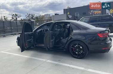 Седан Audi A4 2018 в 