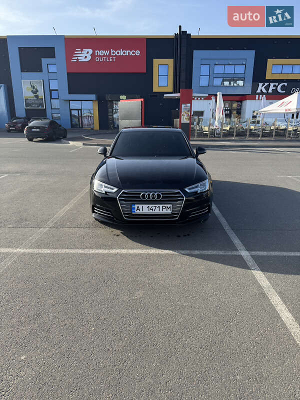 Седан Audi A4 2018 в 