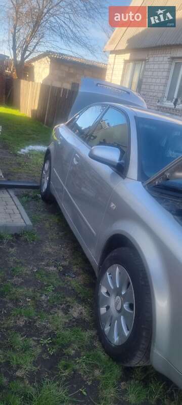 Седан Audi A4 2001 в 