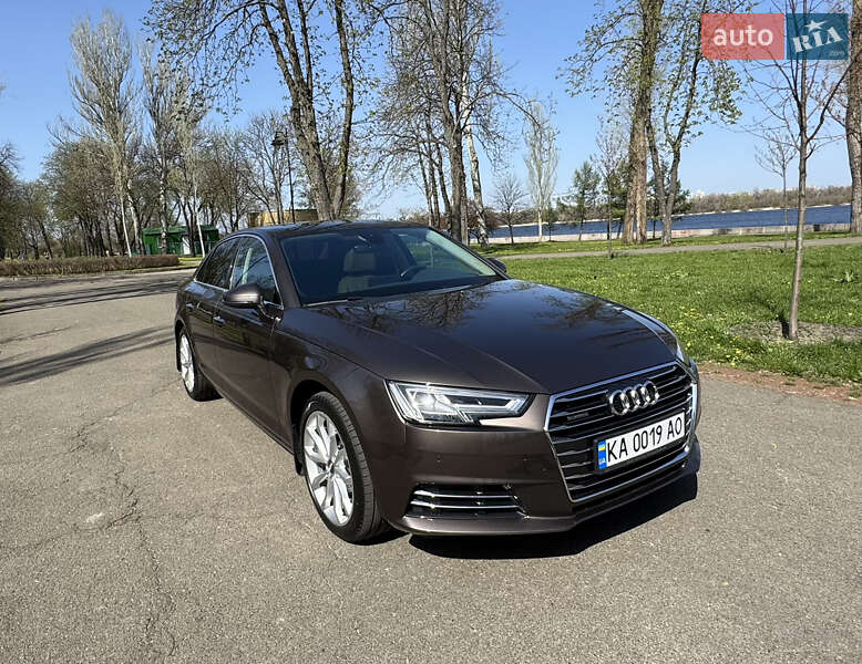 Седан Audi A4 2016 в Киеве