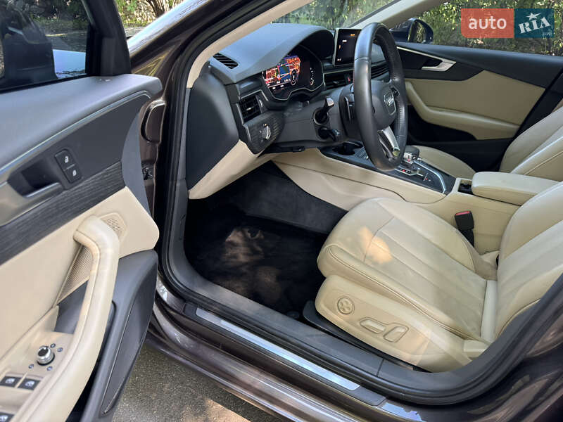Седан Audi A4 2016 в Киеве