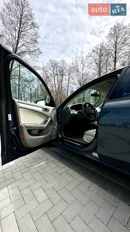 Седан Audi A4 2010 в Киеве