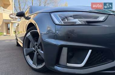 Седан Audi A4 2018 в 