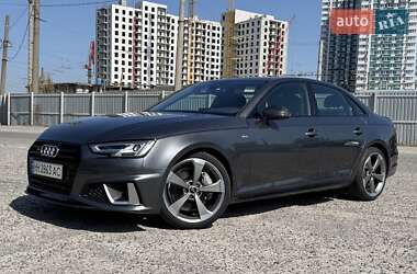 Седан Audi A4 2018 в 