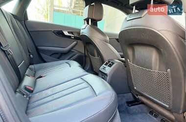 Седан Audi A4 2018 в 
