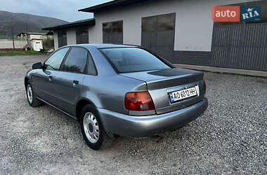 Седан Audi A4 1995 в 