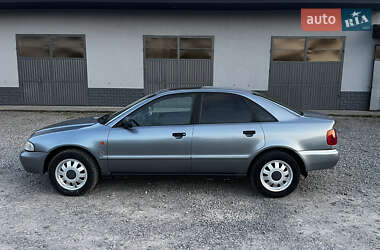 Седан Audi A4 1995 в 
