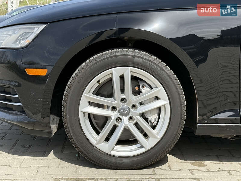 Седан Audi A4 2016 в Львові