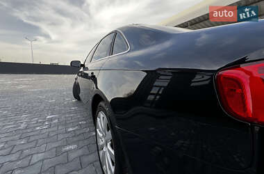 Седан Audi A4 2013 в 
