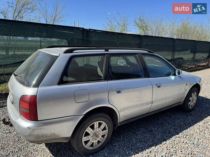 Универсал Audi A4 1996 в 