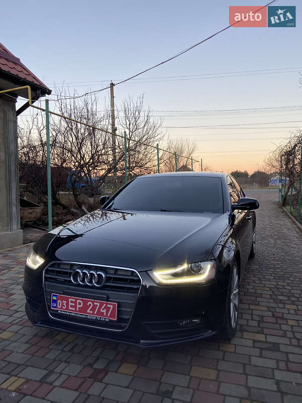 Седан Audi A4 2013 в 