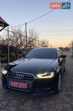 Седан Audi A4 2013 в 
