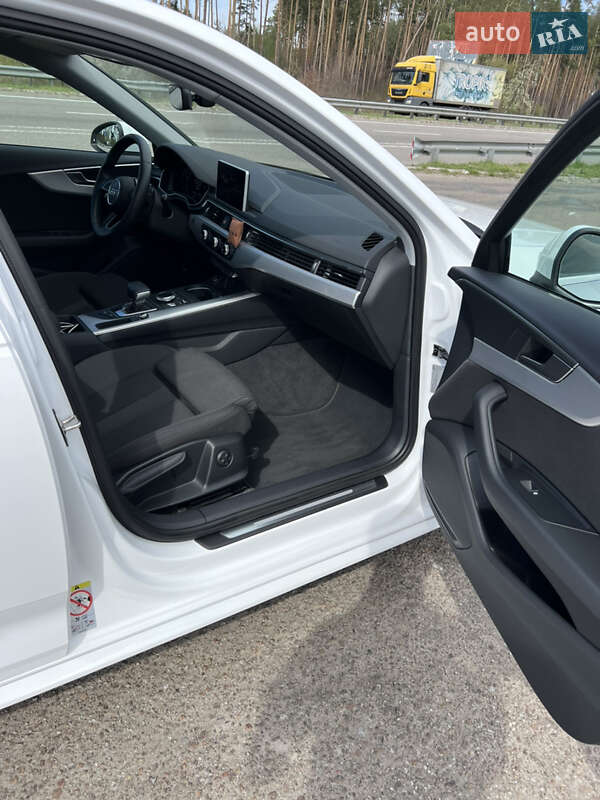 Универсал Audi A4 2019 в Киеве
