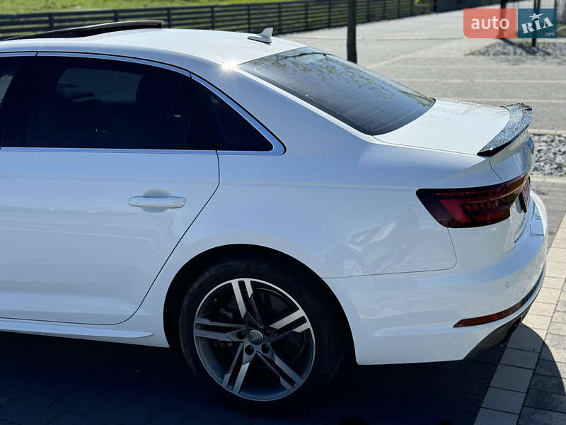 Седан Audi A4 2018 в Ужгороде