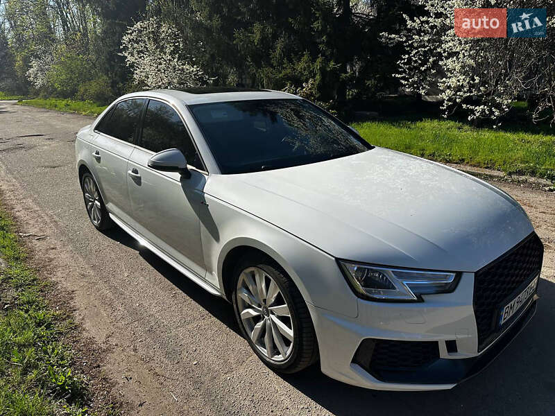 Седан Audi A4 2018 в 