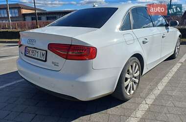 Седан Audi A4 2013 в 