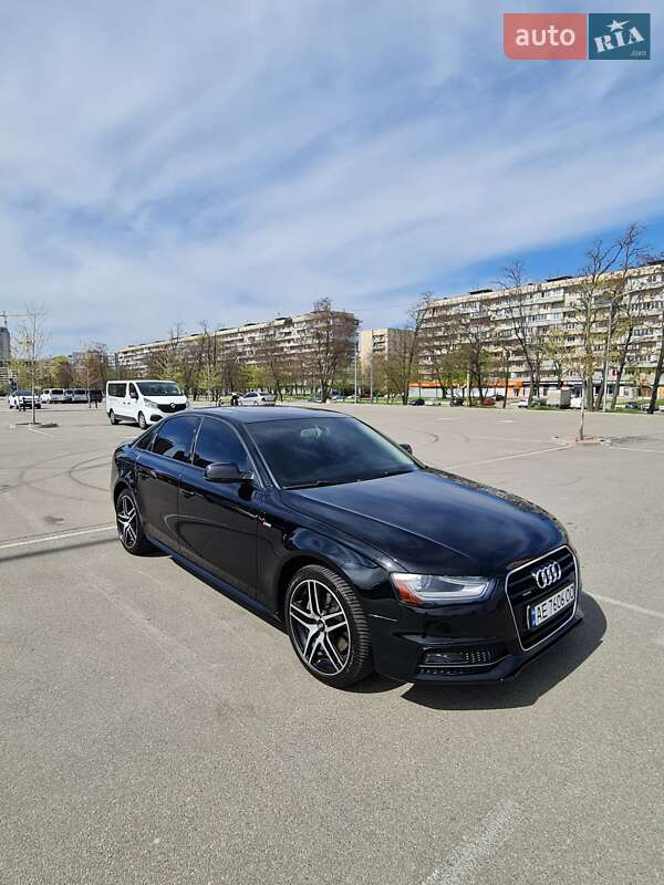 Седан Audi A4 2014 в 