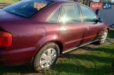Седан Audi A4 1995 в 