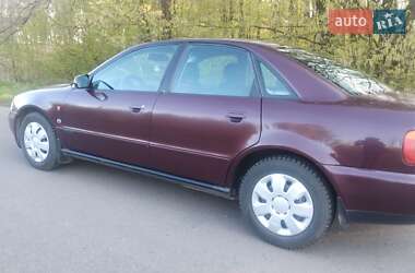 Седан Audi A4 1995 в 
