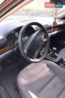 Седан Audi A4 1996 в 