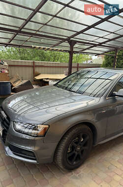 Седан Audi A4 2015 в 