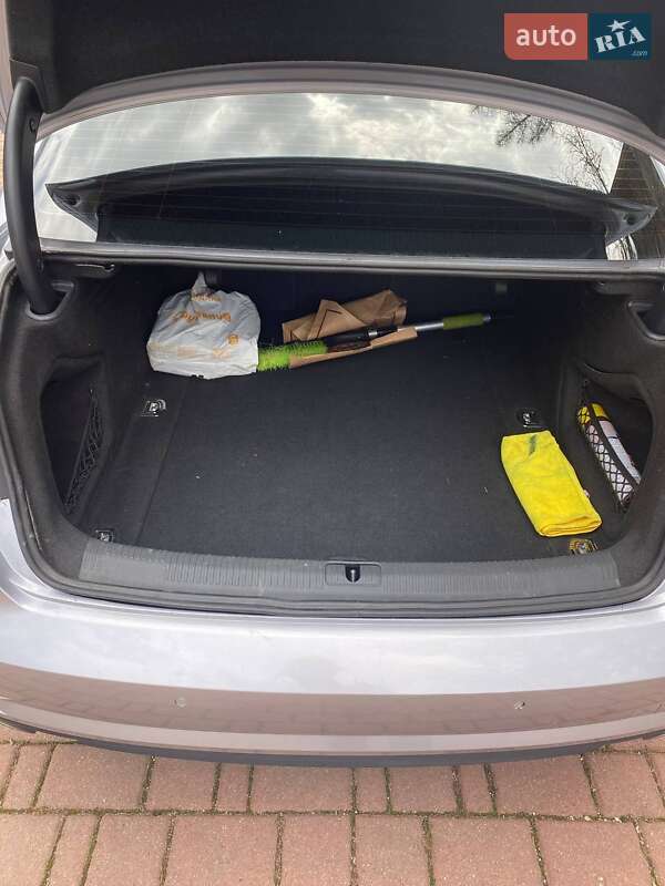 Седан Audi A4 2016 в Львове фото 19 Седан Audi A4 2016 в Львове