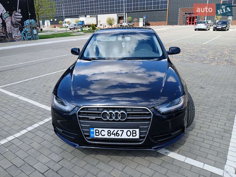 Седан Audi A4 2012 в Луцке