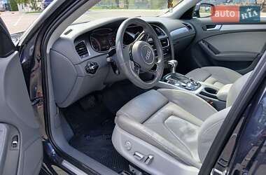 Седан Audi A4 2012 в Луцке
