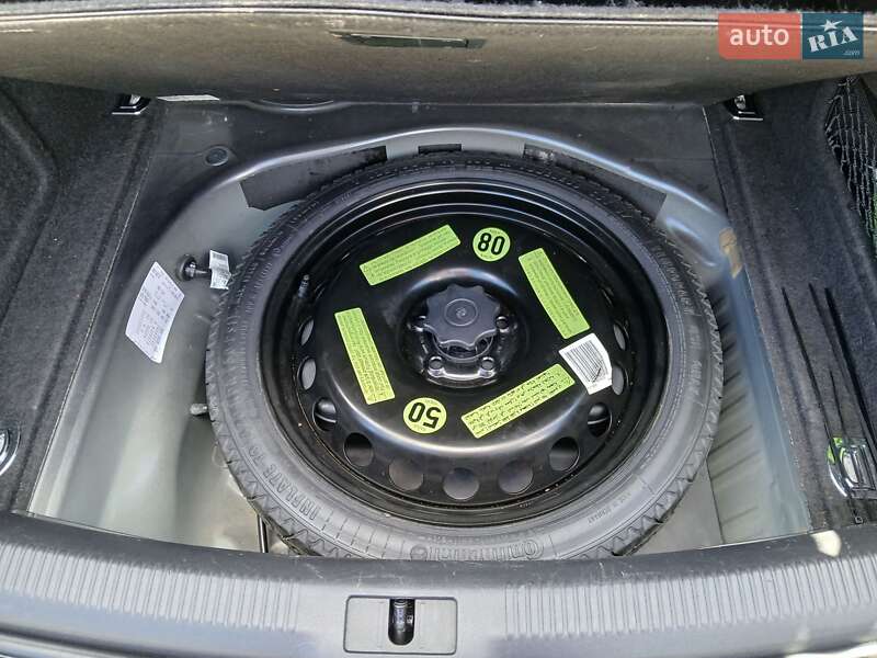 Седан Audi A4 2012 в Луцке